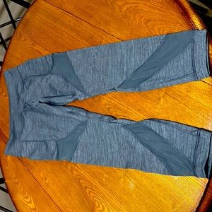 Large compression ankle length leggings with mesh panel